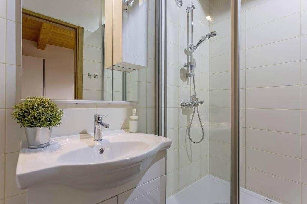 Villa House Kristina **** Burići Esterno foto